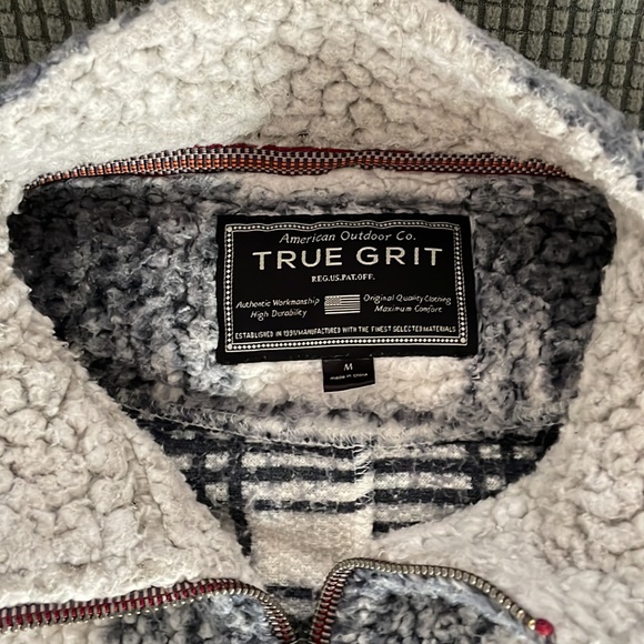 Men’s True Grit Medium Sherpa Pullover - Picture 2 of 3